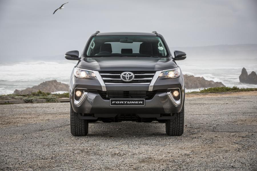  Toyota Fortuner (AN160) 2016 года  (ZA) (фото 7 из 40)